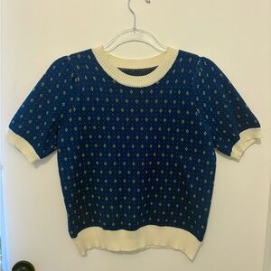 Blue and Cream Short Sleeve Sweater With Gold Metallic Detailing Size Small